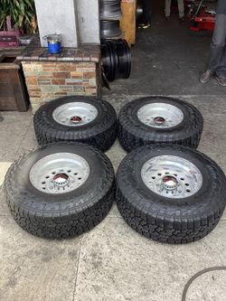 305/70/16 FALKEN TIRES AND F250 EXcursion wheels.
