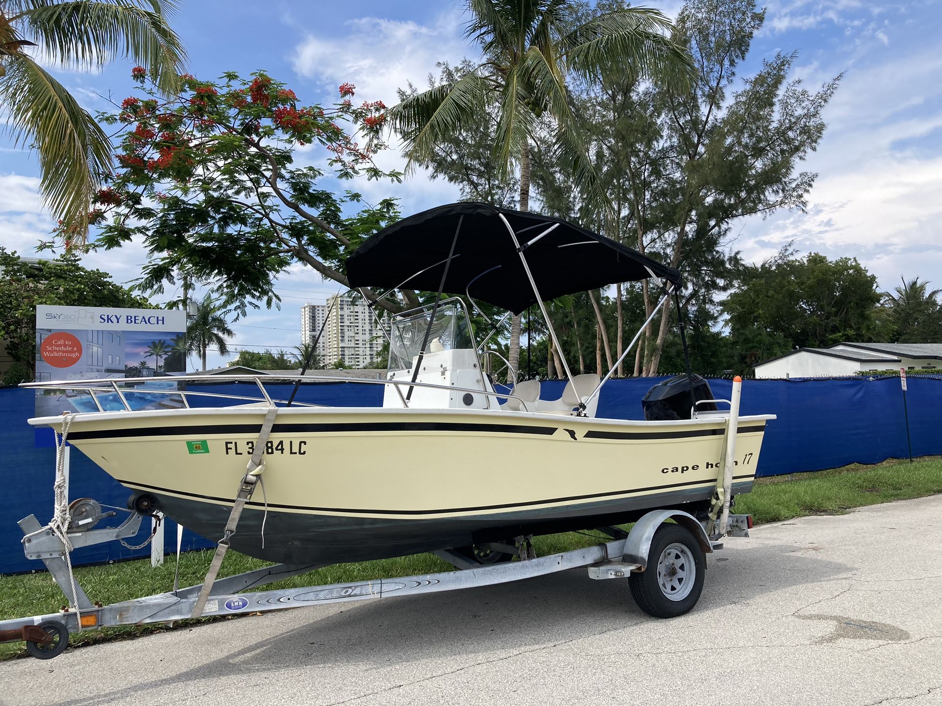 Cape Horn 17’ with Trailer - 90hp Mercury