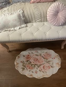 Gorgeous French-Inspired Tufted Bed Bench W/Roses Rug