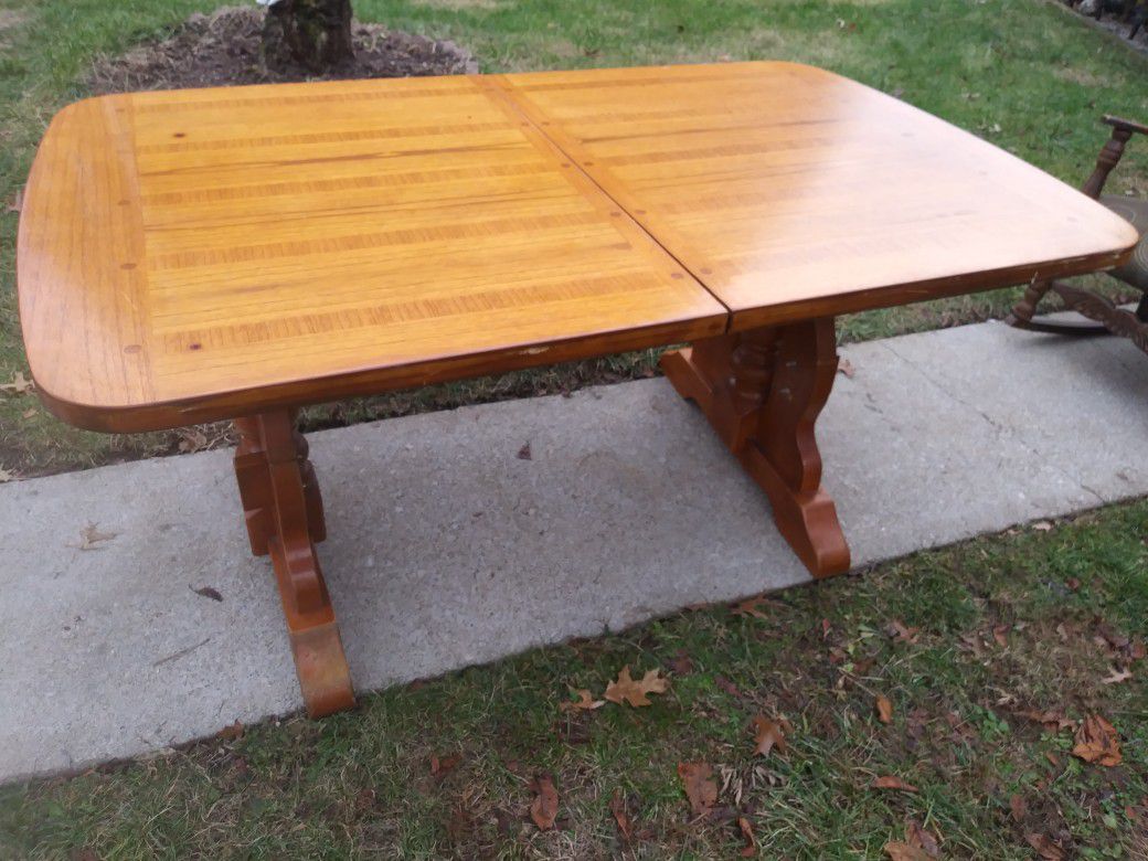 Heavy Oak Veneer Wood Table 6 Chairs