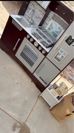 play kitchen