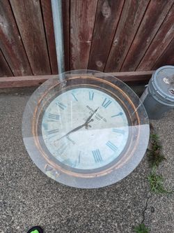 Round glass Clock table
