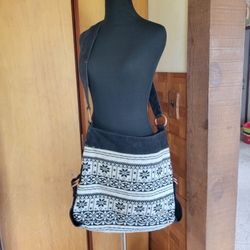 Vintage Roxy Nordic Sweater Style Crossbody Bag Black & Cream 13"x14"x3"