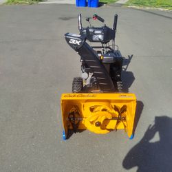 Cub Cadet 26 inch 3 stage snow blower
