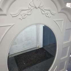 Beautiful Dresser Mirror $39