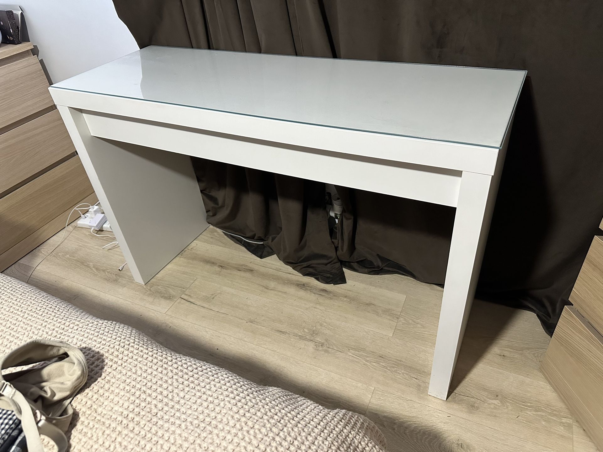 MALM - Vanity Desk With GLASS Top