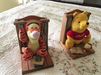 Super Cute Winnie the Poo and Tiger Bookend / books