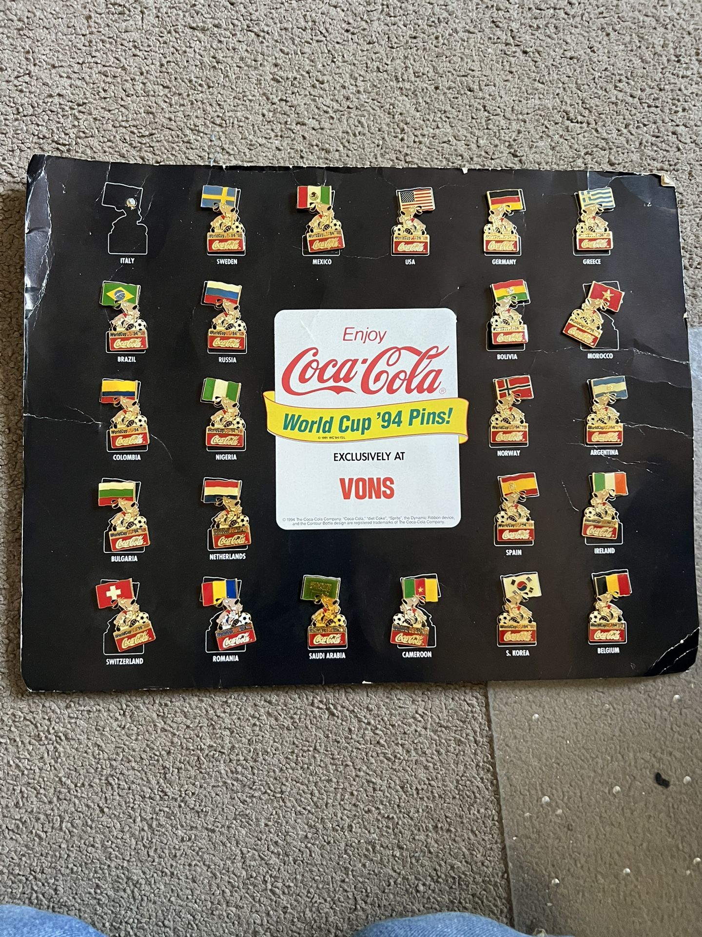 1994 World Cup Coca-Cola Vons Grocery Pin Set & 1994 World Cup Magazine