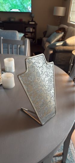 Silver Lace Pattern Necklace Stand