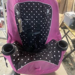 Minnie Mouse Car Seat. 