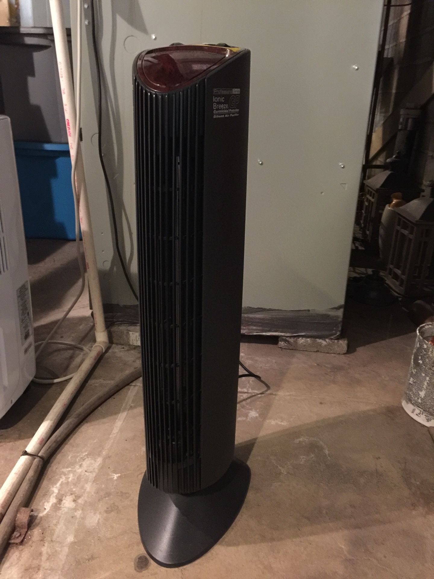 Air purifier by Sharper Image model S1830