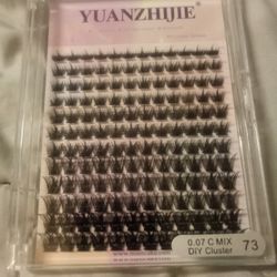 DIY CLUSTER EYELASHES 