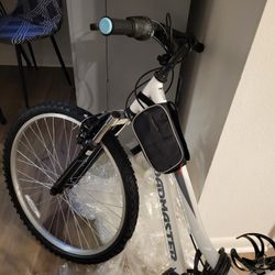 Bicycle - 18-Speed Womens Bike - Roadmaster -Like New