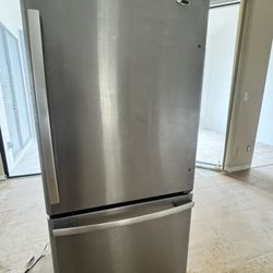 Amana Refrigerator 