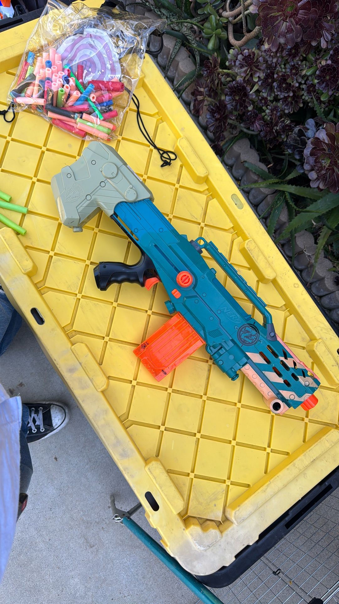 Nerf Zombie Strike Longshot Blaster with Magazine Clip