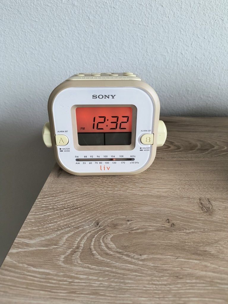 Sony Dream Machine Alarm Clock AM/FM Radio Vintage