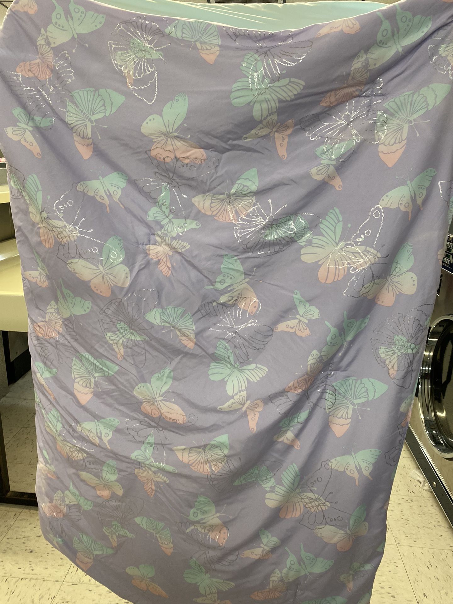 blanket for twin bed with a pillow case