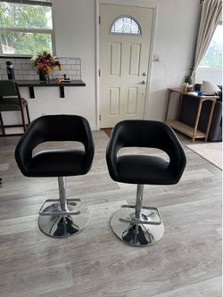 Adjustable bar stools