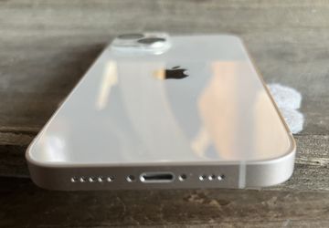 iPhone 13 Starlight (White) 256gb Cash Only No Trades Sorry