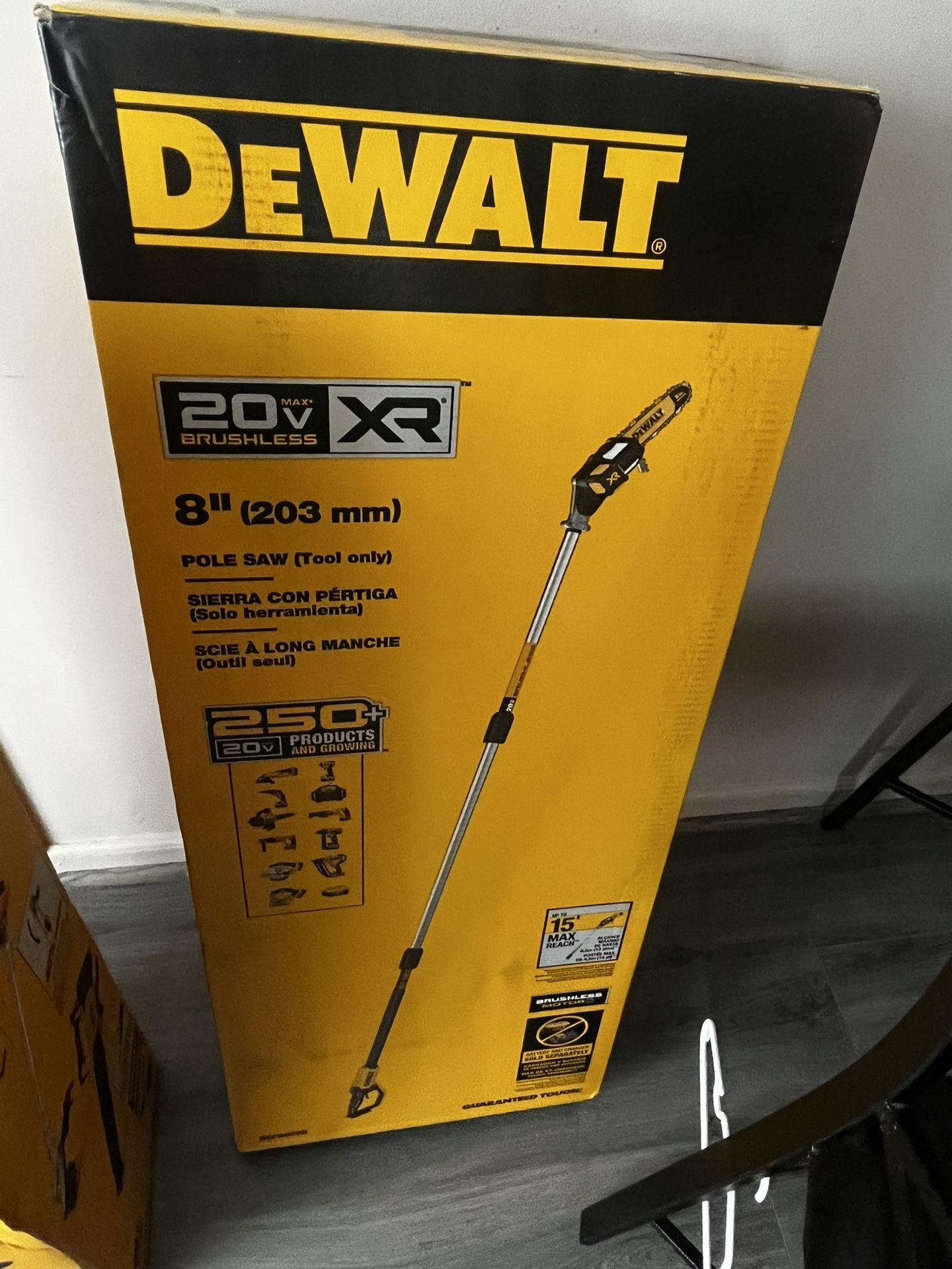 20v Dewalt 8’’ Pole Saw
