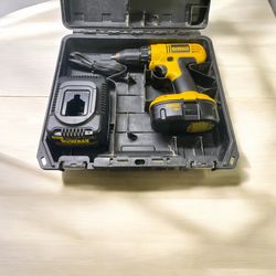 Dewalt DC759 Cordless Drill Driver With Battery And Charger for Sale in Salinas CA OfferUp