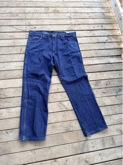 Men’s wrangler rugged wear denim jeans