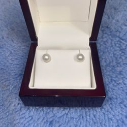 Pearl Earrings And Necklace 