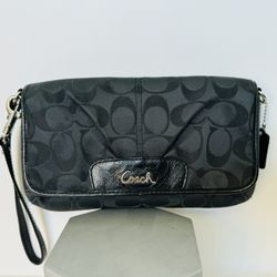 Coach Ashley Large Wristlet Signature C Clutch Credit Card Slots Canvas EUC