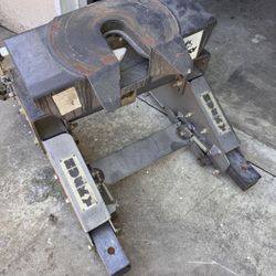 Husky 5th Wheel Hitch