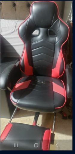 Chair Recliner For Gaming, Office, Or Room, Very Conformable, You Can amost lay flat and fall Sleep, has  a slide out for your feet to rest