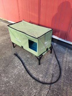 Heated cat house