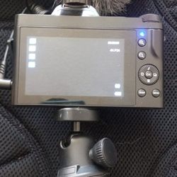 Vloging Camera With Tripod And Mic