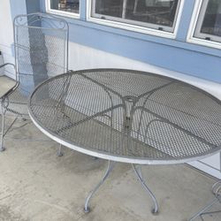 Patio Table And 4 Chairs