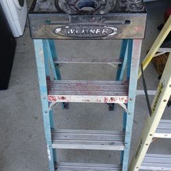 4 Ft. Werner Fiberglass Step Ladder Non Slip Type II 225 Lbs Capacity Tools Holster Top