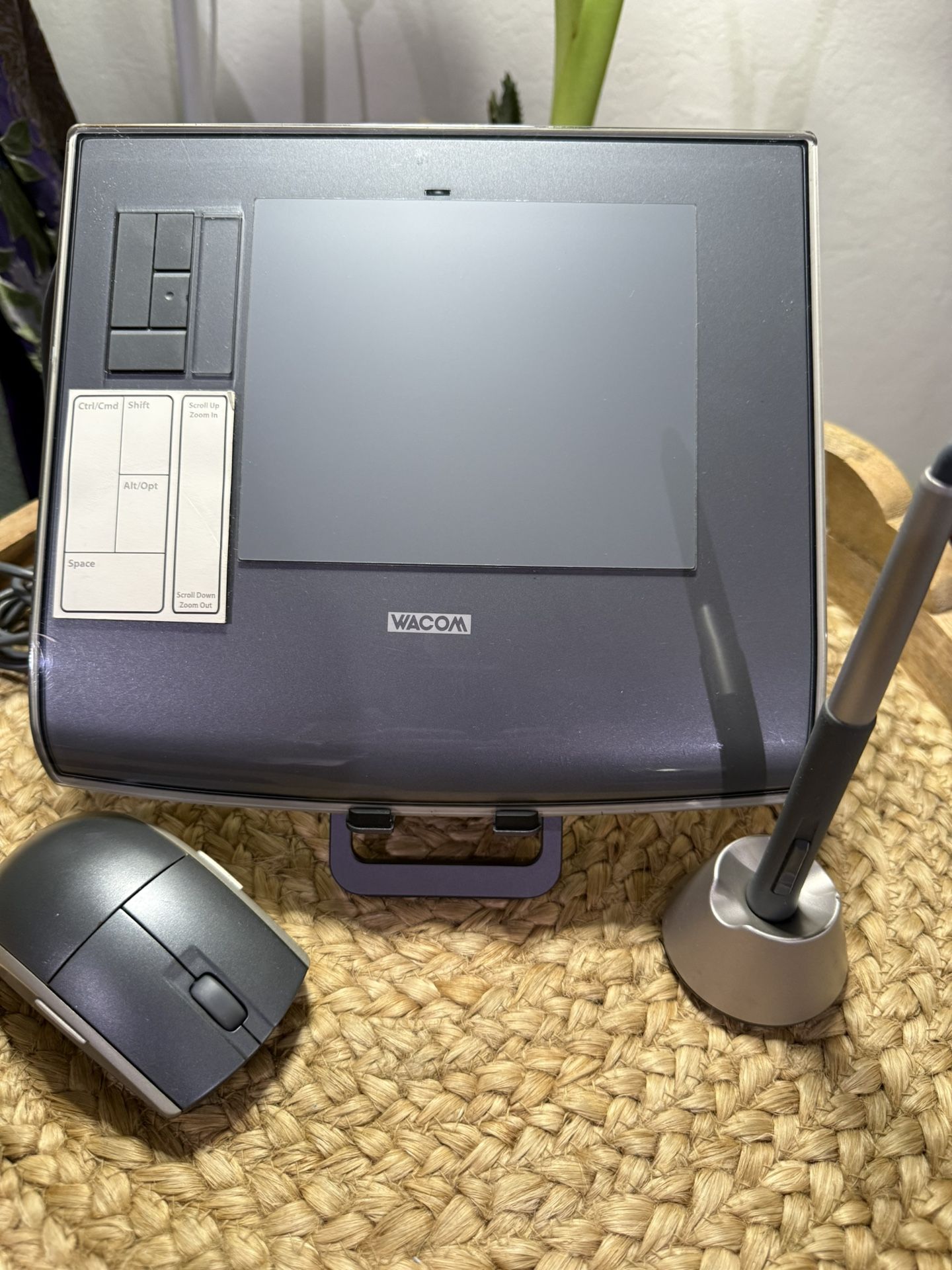 Wacom Intuos 3 Graphics Tablet (PTZ-430) - Professional Digital Art Tablet