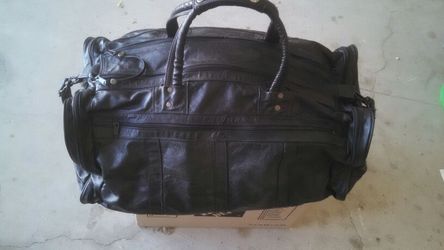 Leather travel bag