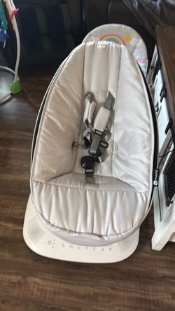 4 Moms swing