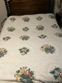 Full Spread Or Queen Size With Dust Ruffle