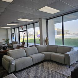 4-pc Fabric Sectional w/2 power recliners - Adney 
