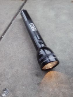 Maglite/Uline 11" Flashlight