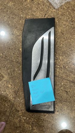 BMW driver rest foot