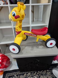 Radio Flyer Giraffe Toddler Ride-On