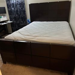 Queen Bed With Dresser Mirror 