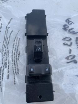 2005 Silverado Passenger Door Module