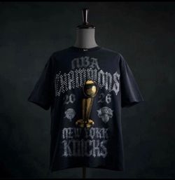 New York Knicks Nike On Court Crystal Locker Room T-Shirt Size Medium Brand New