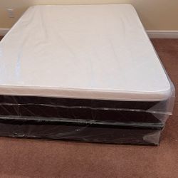 NEW QUEEN PILLOW MATTRESS AND BOX SPRING 2pcs