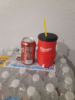 Milwaukee drink coozie with Straw