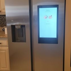 Samsung Family Hub Refrigerator 