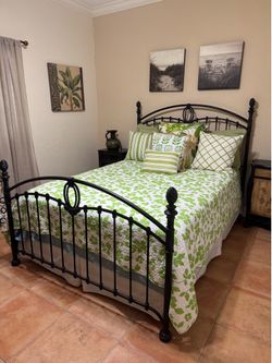 Full Iron Bed