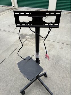 Flatscreen TV stand